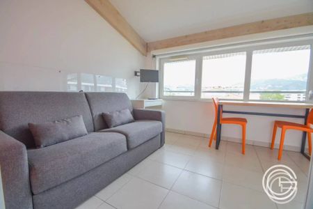 STUDIO MEUBLE - ST JEAN D'ANGELY - 2 RUE DE GILETTE - Photo 2