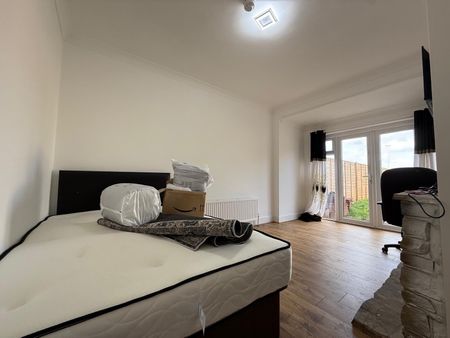 Hawthorn Road, Bognor Regis - Photo 4