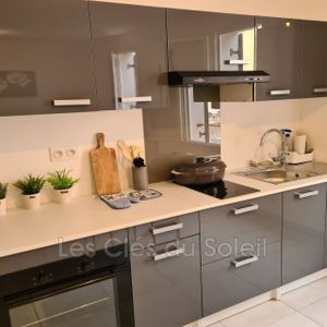 Location appartement studio 25 m² Le Beausset - Photo 3