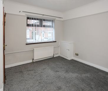 20 Dhu Varren Crescent, Belfast, BT13 3FL - Photo 4