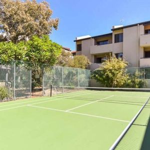 South Perth - Photo 3