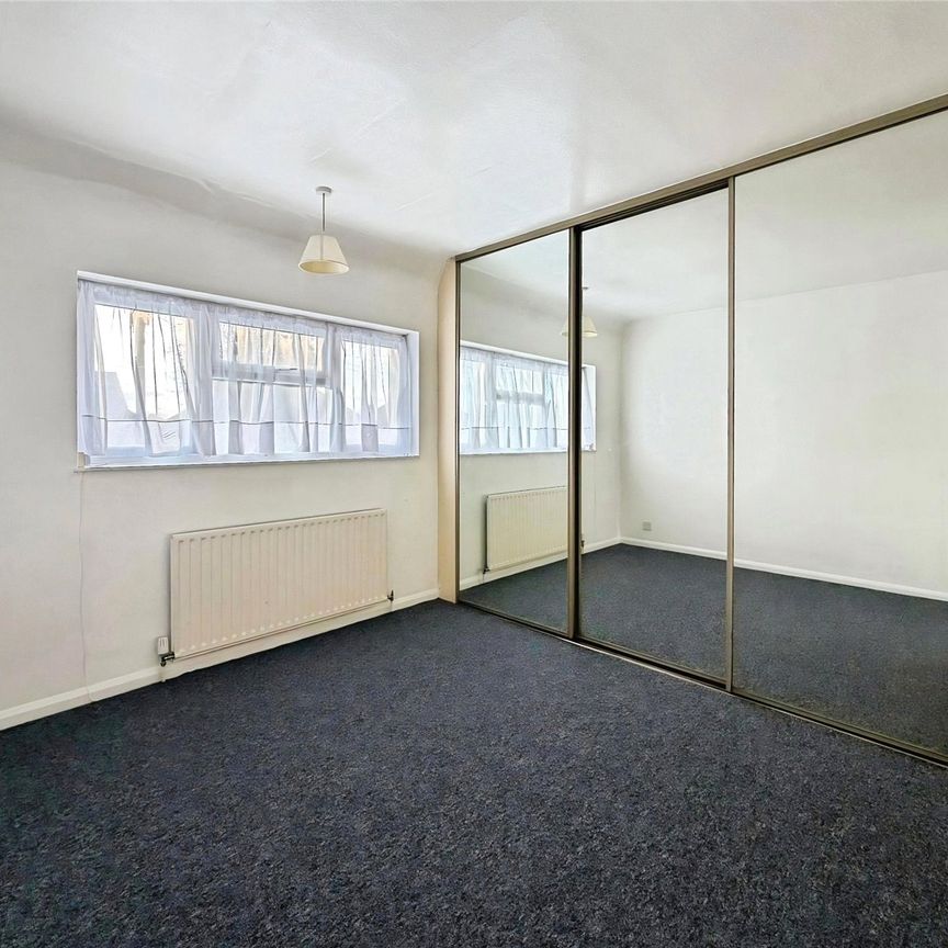 Bishops Way, Egham, Surrey, TW20 8EJ - Photo 1