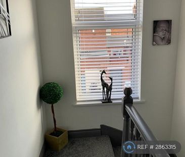 3 bedroom terraced house to rent - Photo 5