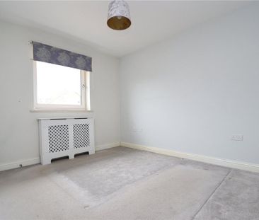 3 bedroom end of terrace house to rent - Photo 4