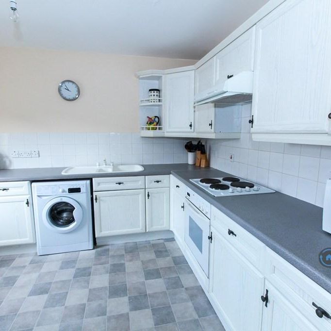 1 bedroom in a flat share to rent - Photo 1