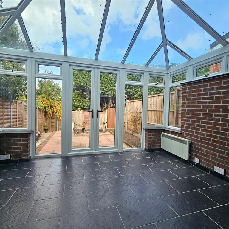 3 bedroom terraced house to rent - Photo 1