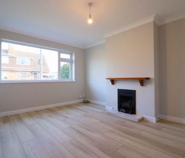 3 bedroom semi-detached house to rent - Photo 2