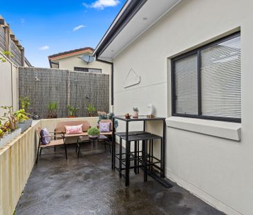 Beautifully Presented 3 Bedroom Villa - Photo 4