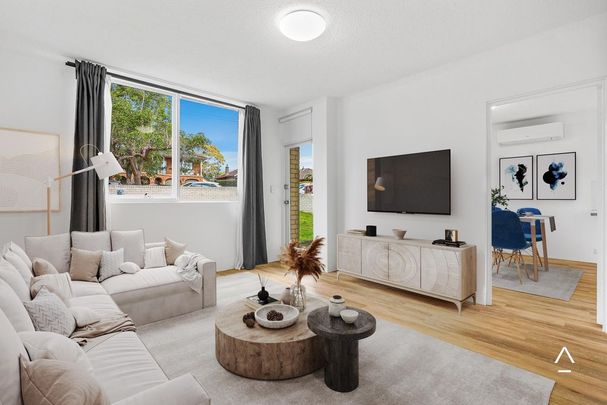 Sun-Kissed, Modern, Spacious & Private Three-Bedroom Duplex with Lock-Up Garage in a Prime Location - Photo 1