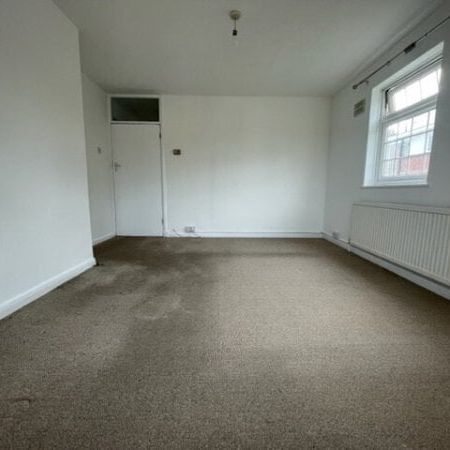 Lyndhurst Court, South Woodford, E18, Property for rent - Photo 1