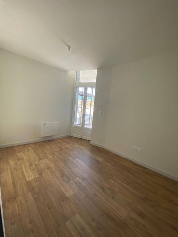 Location appartement bourgeois 4 pièces 132.96 m² à Romans-sur-Isère (26100) 4 - Photo 2