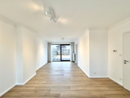 GERENOVEERDE WONING MET TUIN & GARAGE - Photo 3