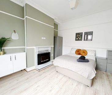 Room in a Shared House, Esmond Street, L6 - Photo 1
