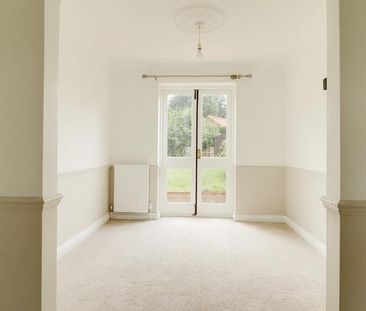 4 bedroom detached house to rent - Photo 3