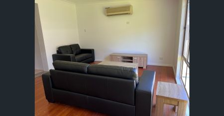 Rooms available in share house! Furnished and all bills included! - Photo 2