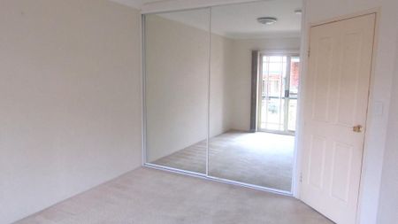 "SPACIOUS TWO BEDROOM UNIT WITH DOUBLE TANDEM GARAGE'' - Photo 4