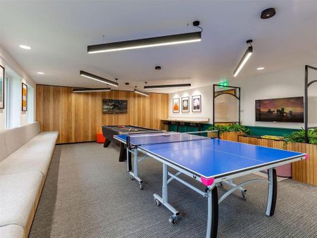 1 bedroom in a flat share to rent - Photo 2