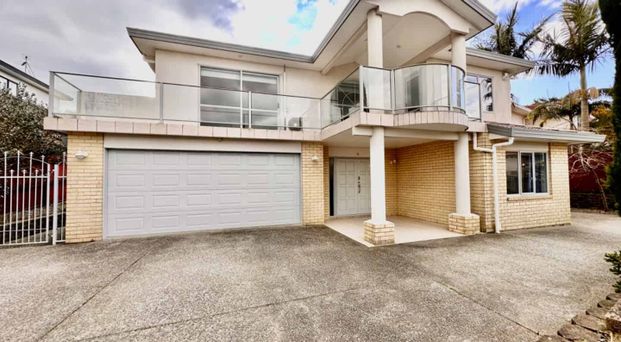 Family Friendly Home - Photo 1