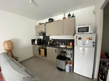 Location Appartement 2 pièces 51m² GUILHERAND GRANGES 07500 - Photo 5