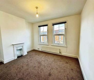 Amherst Road, Reading, Berkshire, RG6 - Photo 4