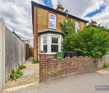 3 bedroom semi-detached house to rent - Photo 5