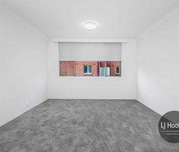 View Wednesday at 9.55am - 10.10am - Photo 2