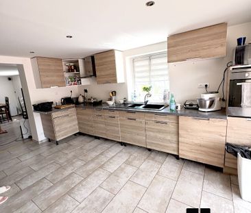 Location Maison 5 pièces 143m² - Photo 4