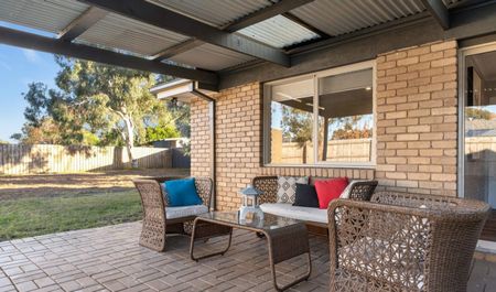 4 Turnberry Drive, Sunbury, VIC 3429 - Photo 3