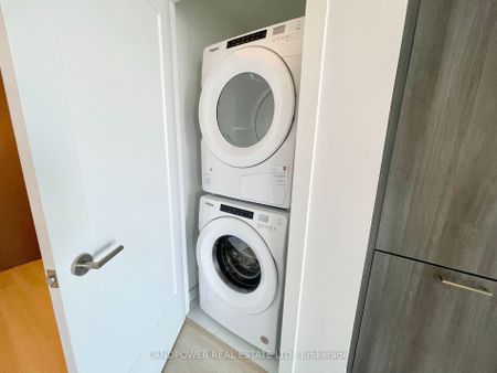 For Lease - 30 Inn On The Park Drive Unit# 4206, Toronto, Ontario - Photo 3