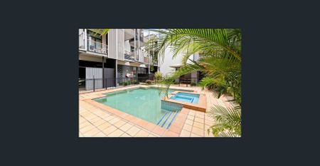 Inner City 1 Bedroom Opportunity In Exclusive Building - Photo 3