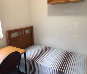 FURNISHED 2 BEDROOM APARTMENT - Photo 1