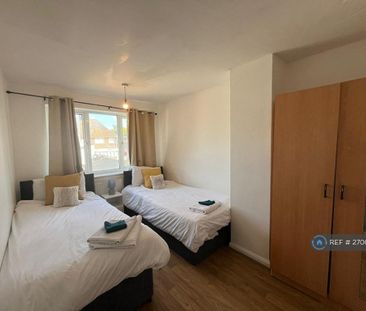 3 bedroom terraced house to rent - Photo 6