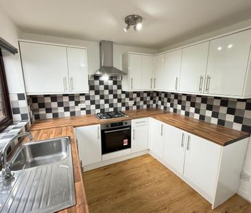 3 bedroom terraced house to rent - Photo 4