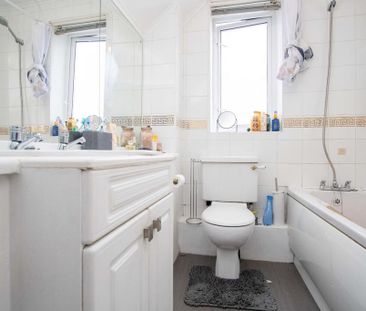 2 bedroom semi-detached house to rent - Photo 5