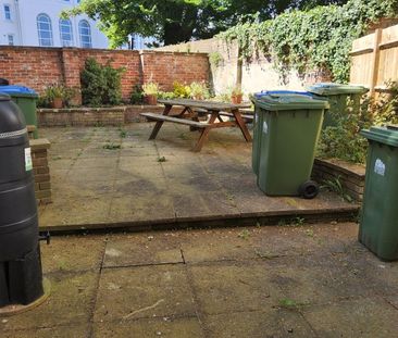 1 Bed Flat, Carlton Crescent, SO15 - Photo 4