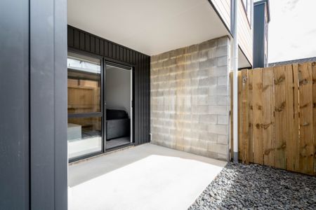 Located within a short five minute walk to the Waikato University are these brand new, one bedroom studio rooms. Set on three levels, the studio rooms are fully furnished. - Photo 4