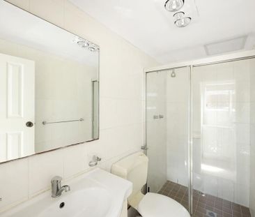 Freshly Painted Modern Granny Flat in a Prime Liverpool Location - Photo 4