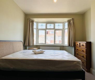 3 bedroom end of terrace house to rent - Photo 6