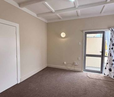 Short Stroll to Town - Photo 3