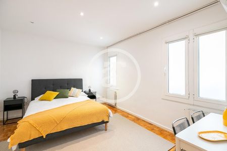 Barcelona Capital - Photo 2