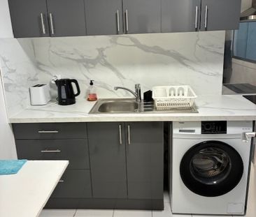 1 pièce - Meublé - 41,05 m² - 11ème étage - Colocation non autorisée - Photo 2