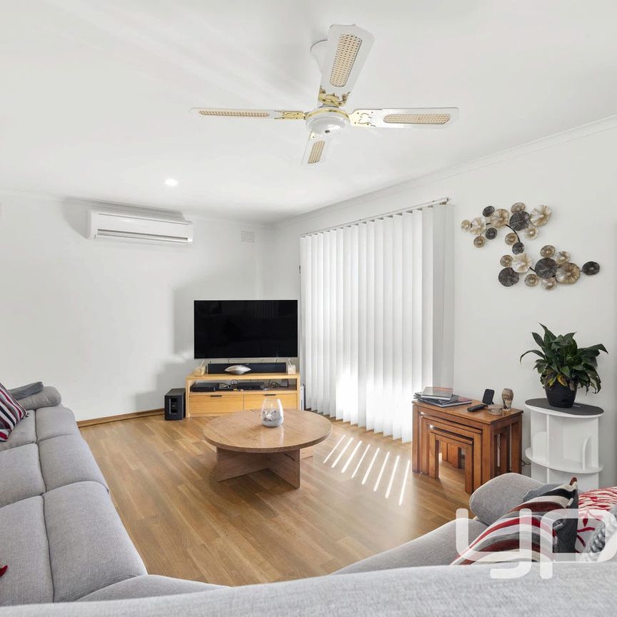 Close to the beach! - *Available for a 6 month lease only * - Photo 1