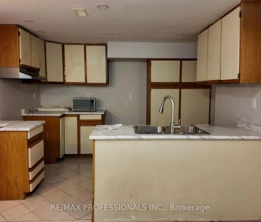 58 AMANTINE CRESCENT - Photo 2