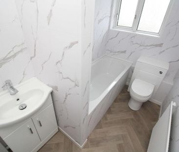 3 bedroom terraced house to rent - Photo 2