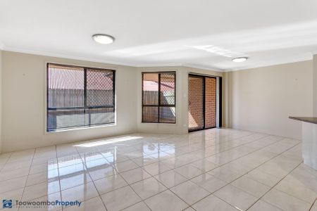 2/73 Kearney Street, 4350, Kearneys Spring Qld - Photo 3