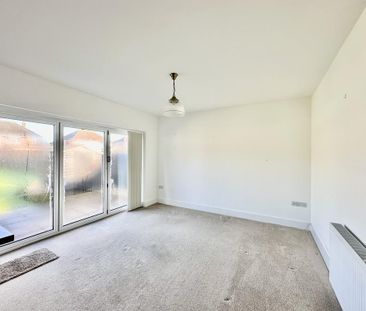 3 bedroom detached bungalow to rent - Photo 2