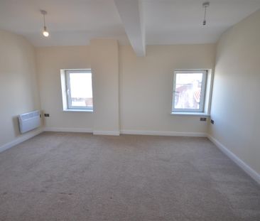 Field Road, Thorne, Doncaster - Photo 2