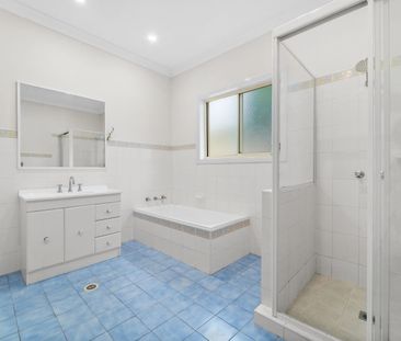 2/5 Needlewood Grove, Padstow Heights, NSW 2211 - Photo 1