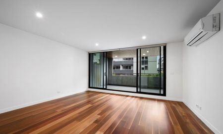 Short stroll to the beach - Photo 3