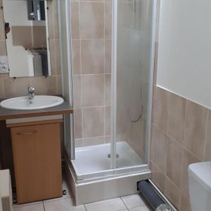 Location Appartement 1 pièce 18m² CLERMONT FERRAND 63100 - Photo 2